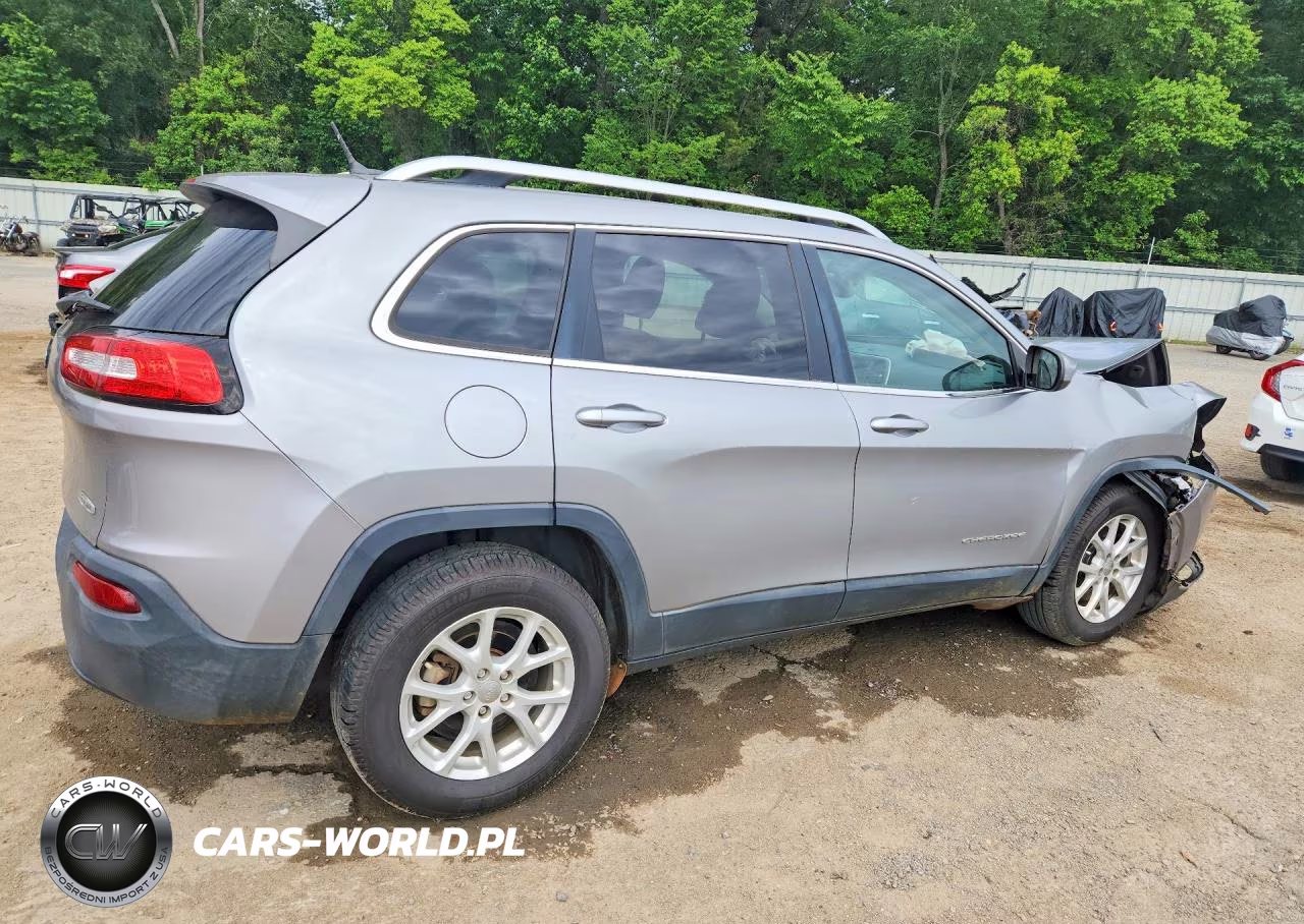2015 Jeep Cherokee Latitude VIN:1C4PJLCB7FW711954 - 3