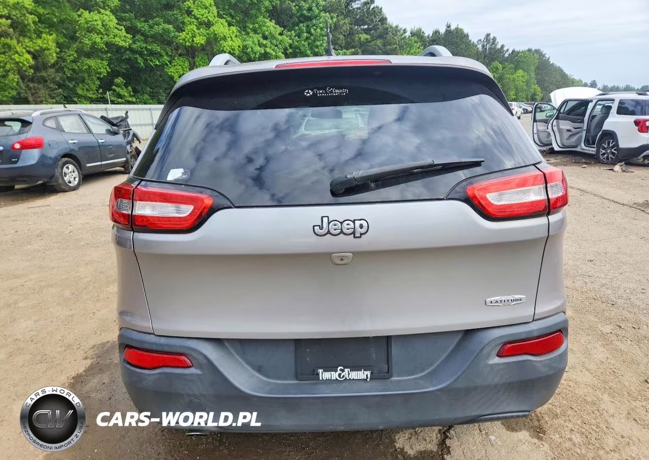2015 Jeep Cherokee Latitude VIN:1C4PJLCB7FW711954 - 6