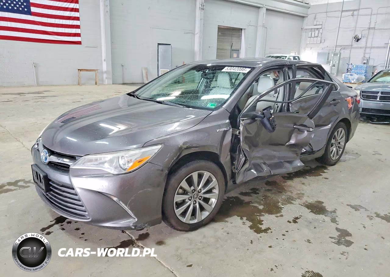 2015 Toyota Camry Hybrid Xle