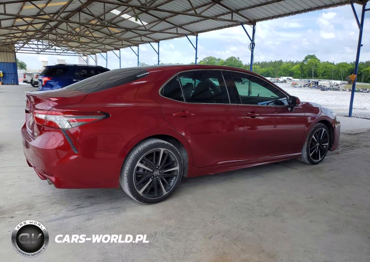 2018 Toyota Camry Xse VIN:4T1B61HK9JU560656 - 3