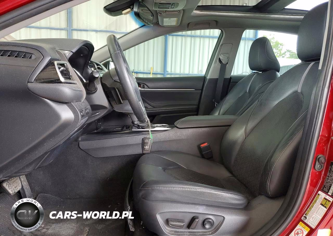 2018 Toyota Camry Xse VIN:4T1B61HK9JU560656 - 7