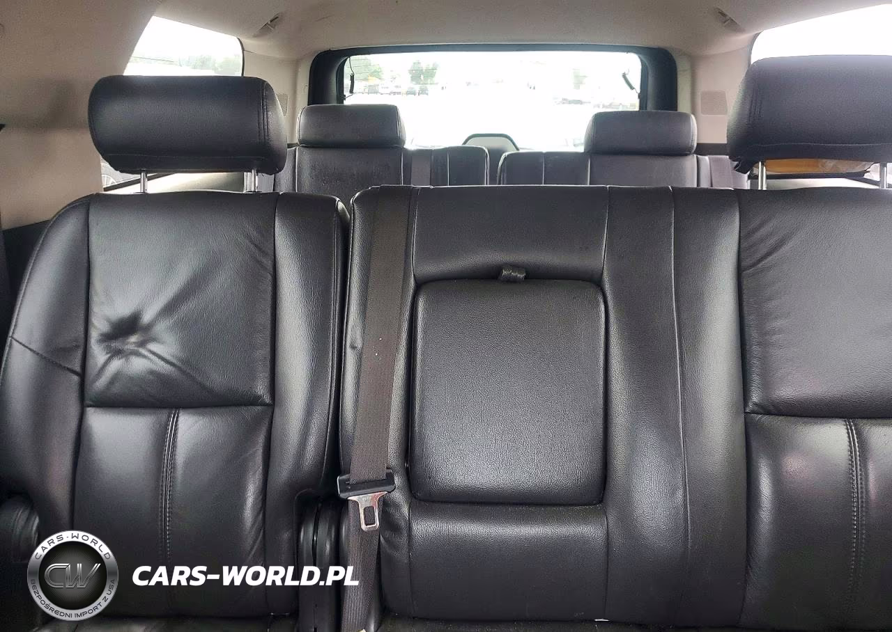 2010 Chevrolet Suburban C1500 Ls VIN:1GNUCHE06AR260262 - 10