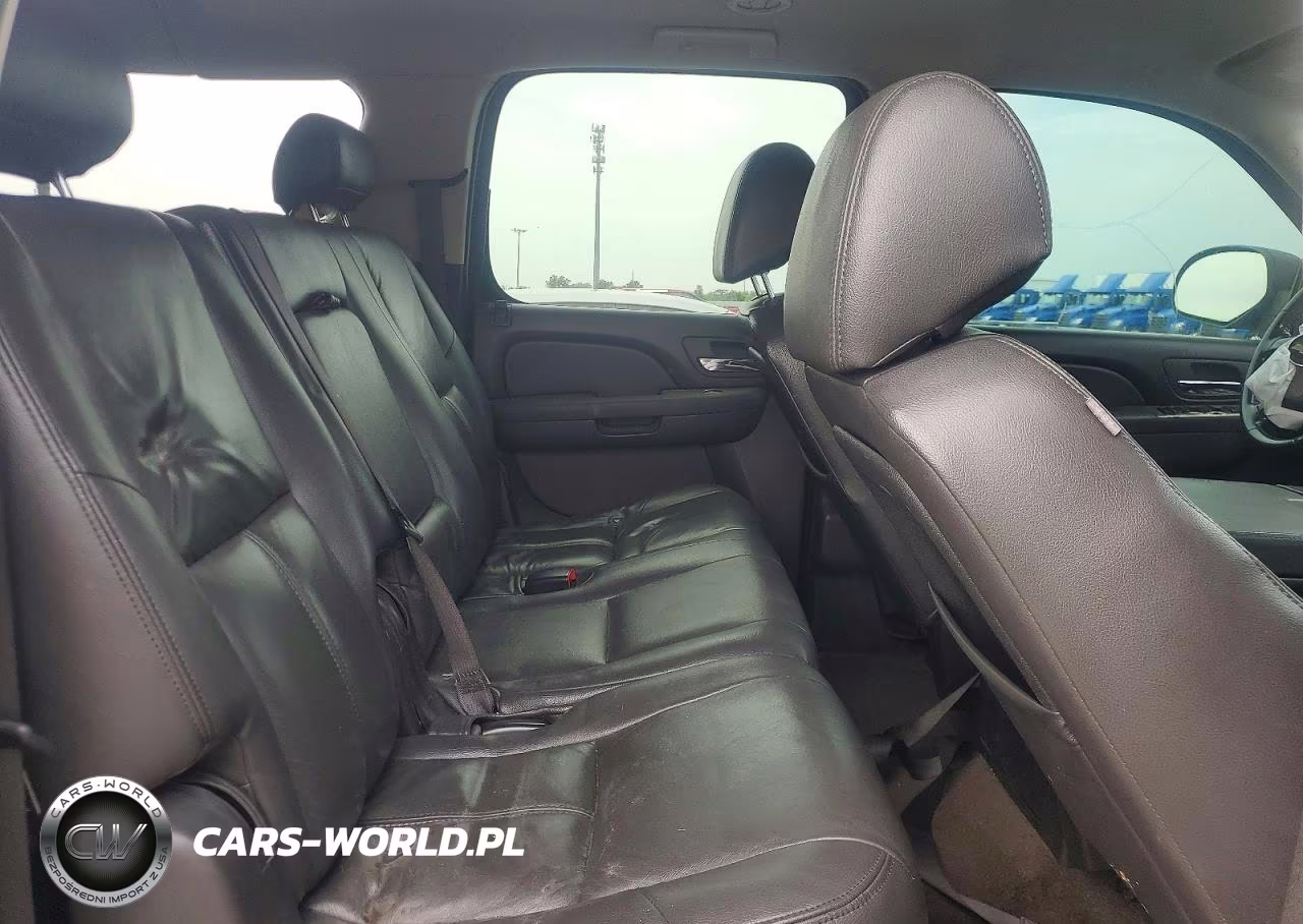 2010 Chevrolet Suburban C1500 Ls VIN:1GNUCHE06AR260262 - 11