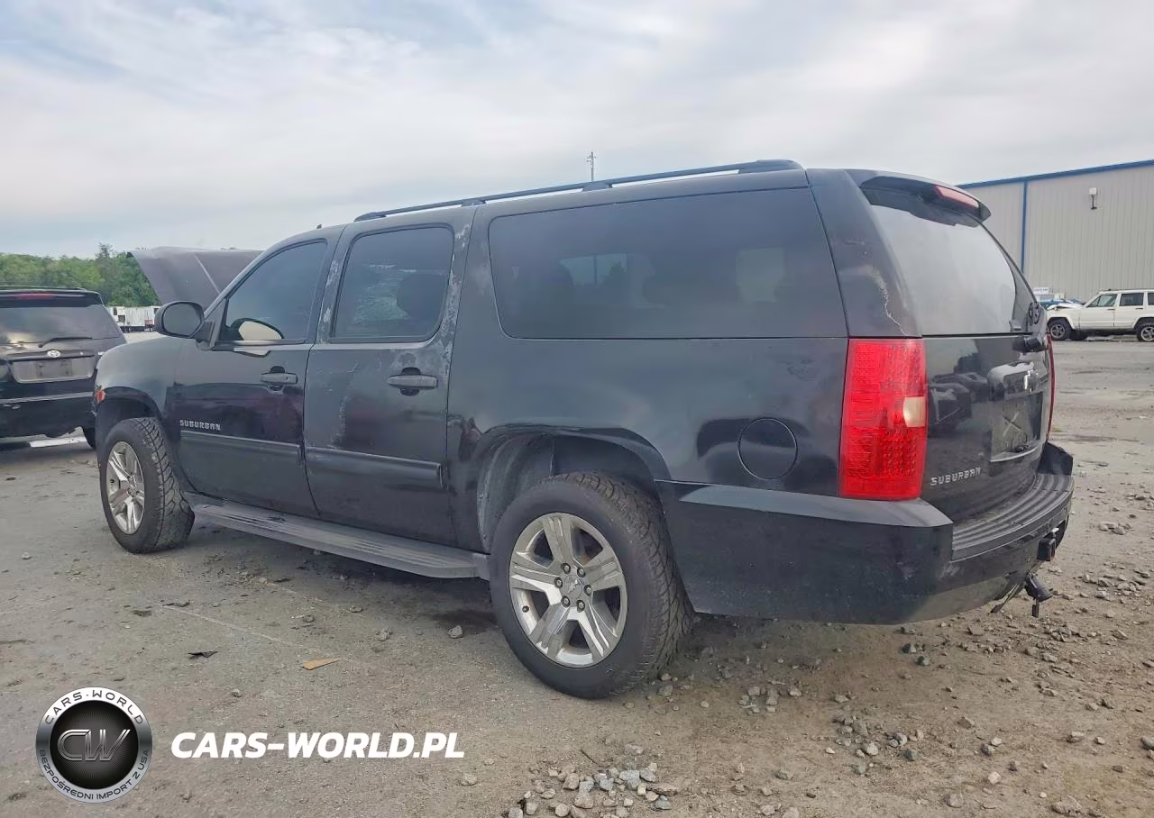 2010 Chevrolet Suburban C1500 Ls VIN:1GNUCHE06AR260262 - 2