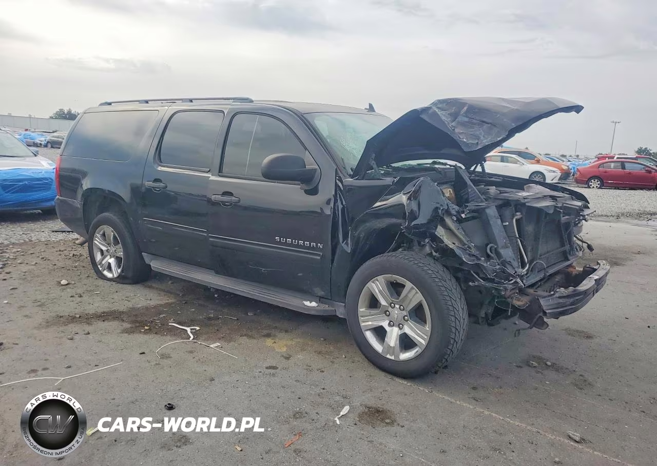 2010 Chevrolet Suburban C1500 Ls VIN:1GNUCHE06AR260262 - 4