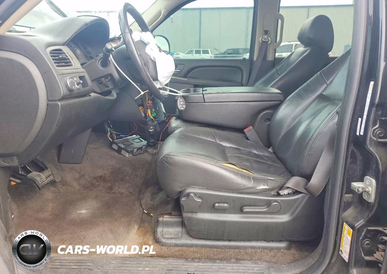 2010 Chevrolet Suburban C1500 Ls VIN:1GNUCHE06AR260262 - 7