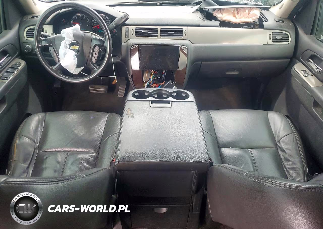 2010 Chevrolet Suburban C1500 Ls VIN:1GNUCHE06AR260262 - 8