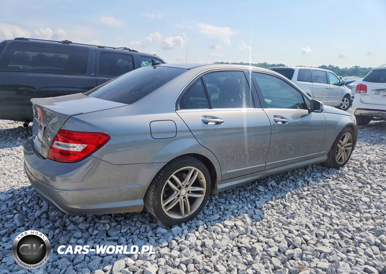 2013 Mercedes-Benz C 250 VIN:WDDGF4HB7DA857416 - 3