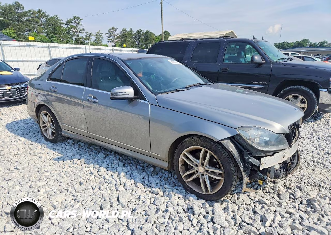 2013 Mercedes-Benz C 250 VIN:WDDGF4HB7DA857416 - 4