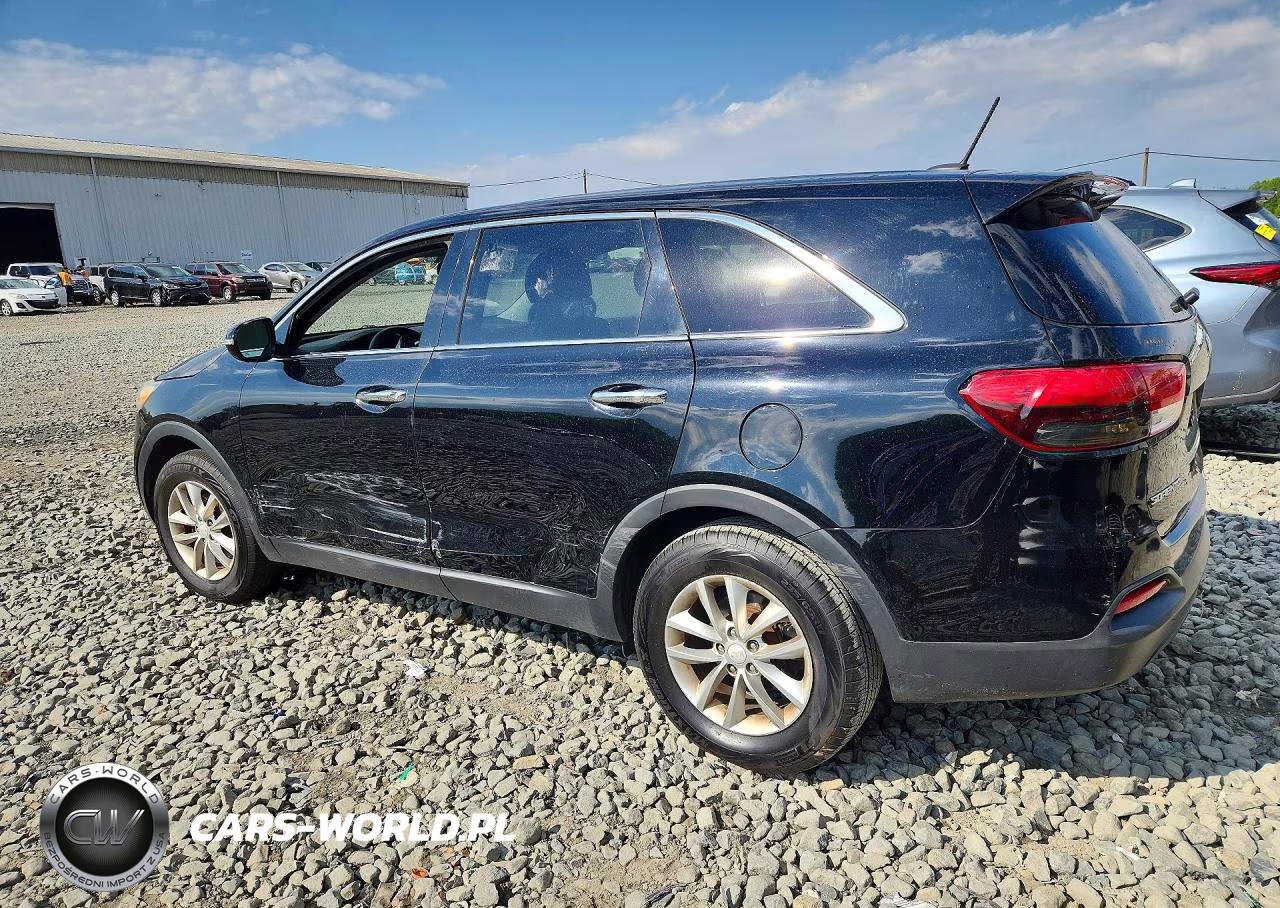 2018 Kia Sorento L VIN:5XYPG4A38JG429361 - 2
