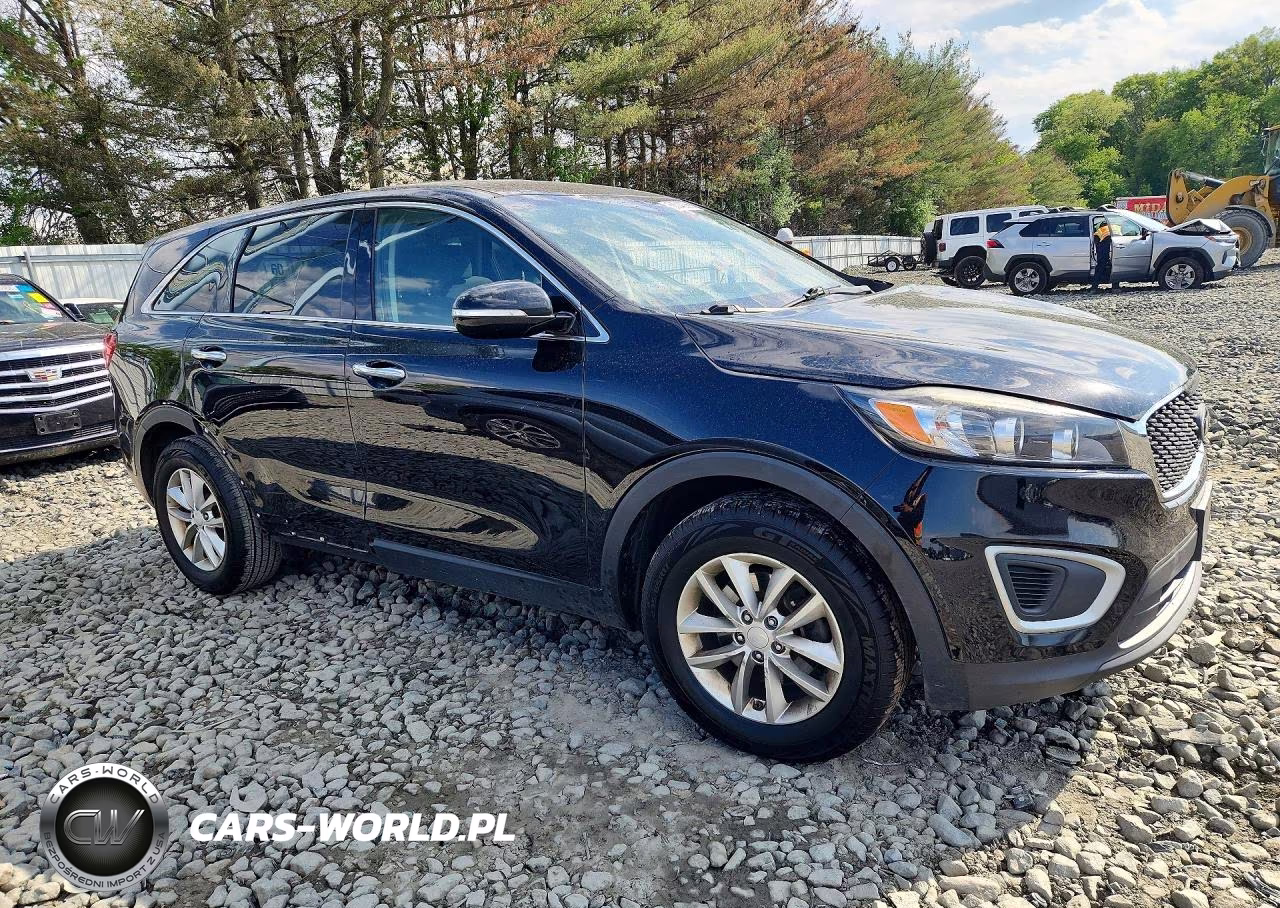 2018 Kia Sorento L VIN:5XYPG4A38JG429361 - 4