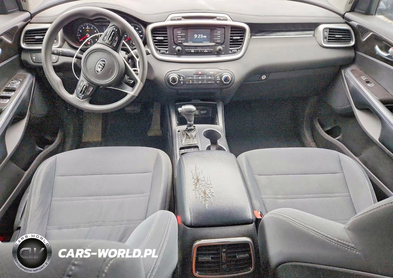 2018 Kia Sorento L VIN:5XYPG4A38JG429361 - 8
