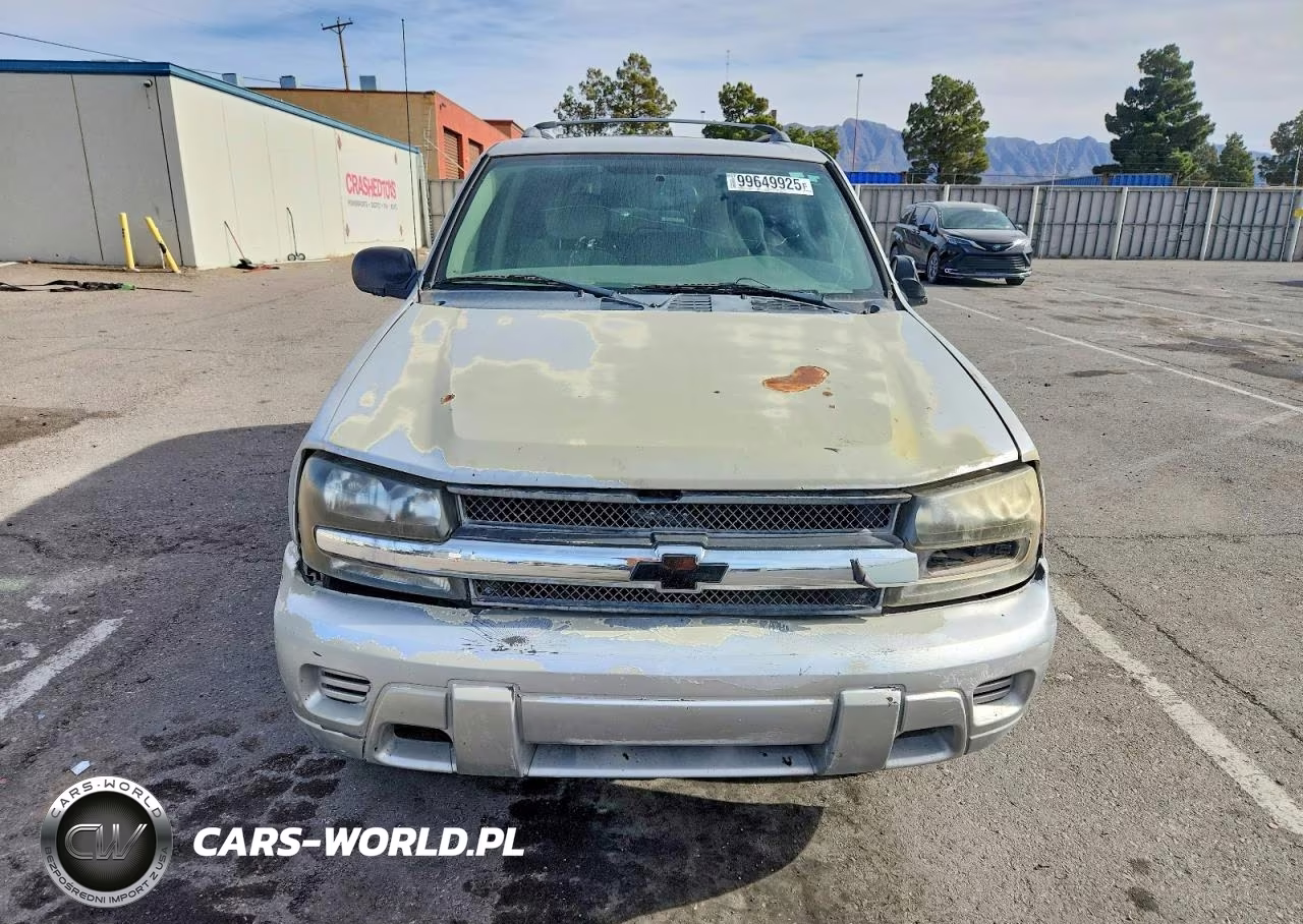 2008 Chevrolet Trailblazer Ls VIN:1GNDT13S682147300 - 5