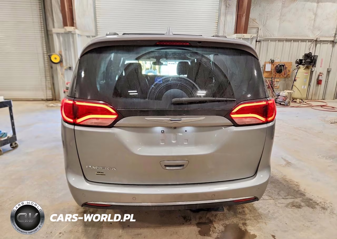 2017 Chrysler Pacifica Touring L VIN:2C4RC1BG0HR836665 - 6