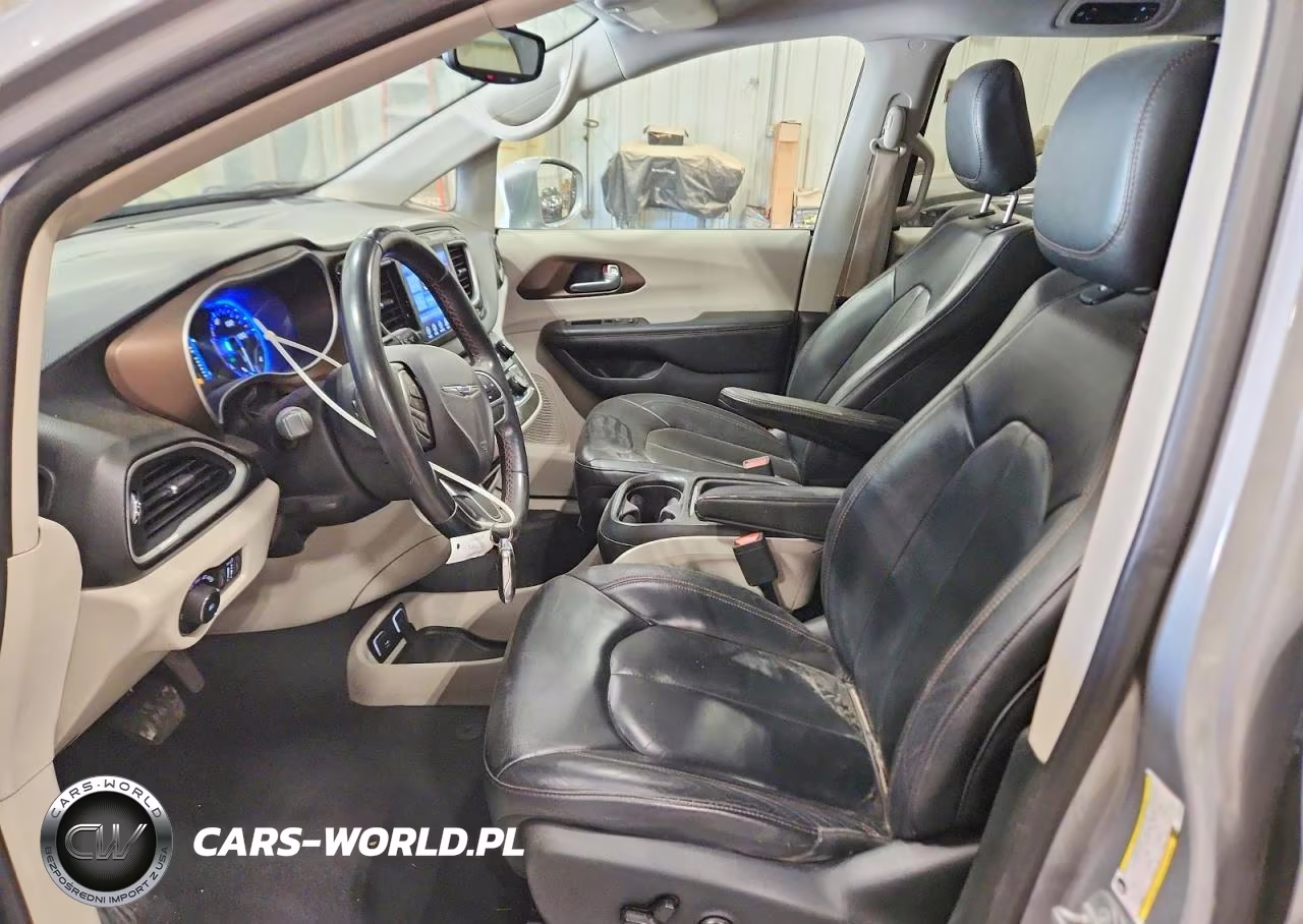 2017 Chrysler Pacifica Touring L VIN:2C4RC1BG0HR836665 - 7