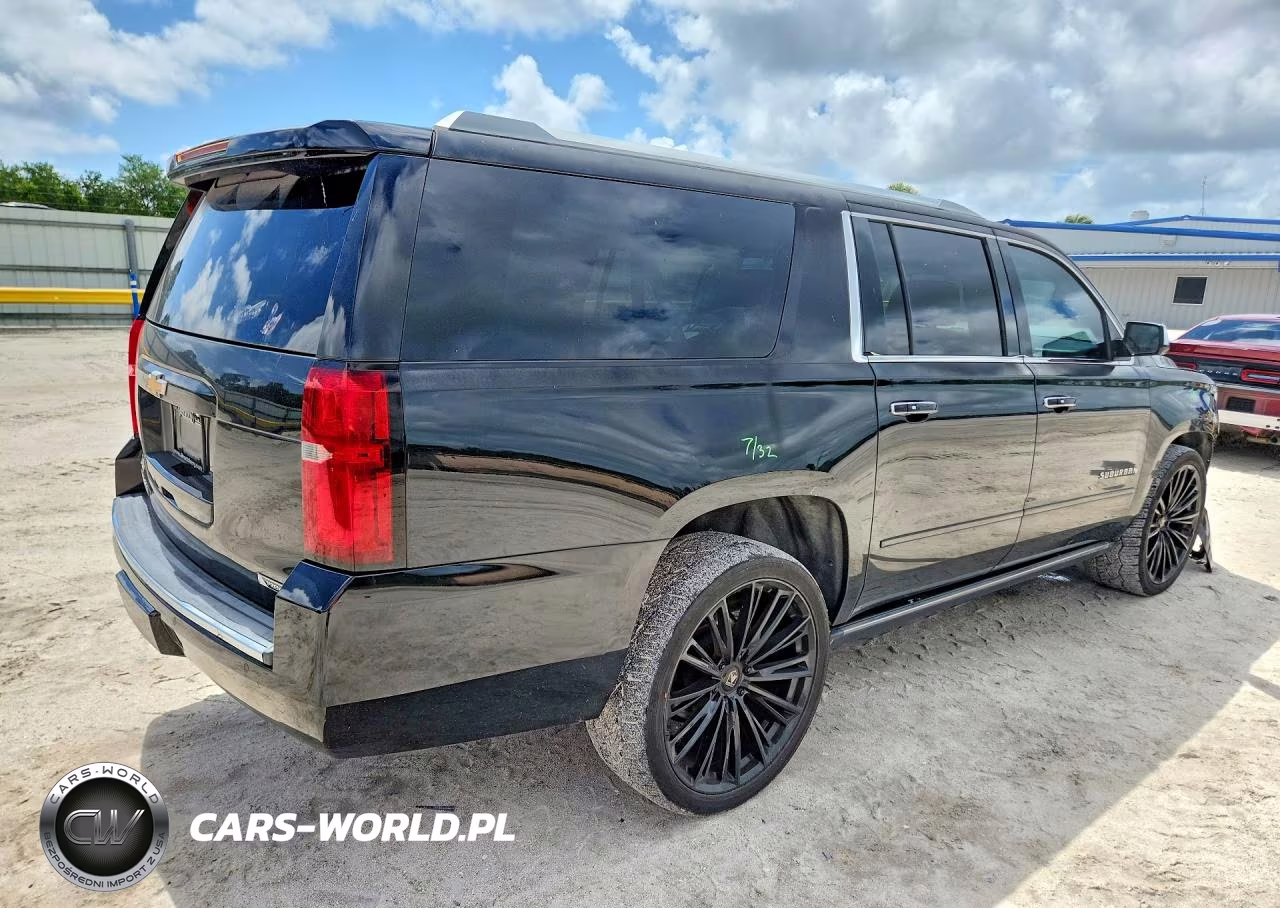 2017 Chevrolet Suburban K1500 Premier VIN:1GNSKJKC9HR130857 - 3