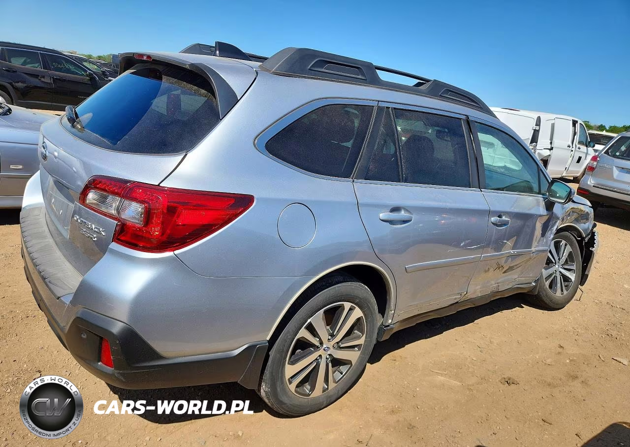 2018 Subaru Outback 3.6R Limited VIN:4S4BSENC4J3296963 - 3