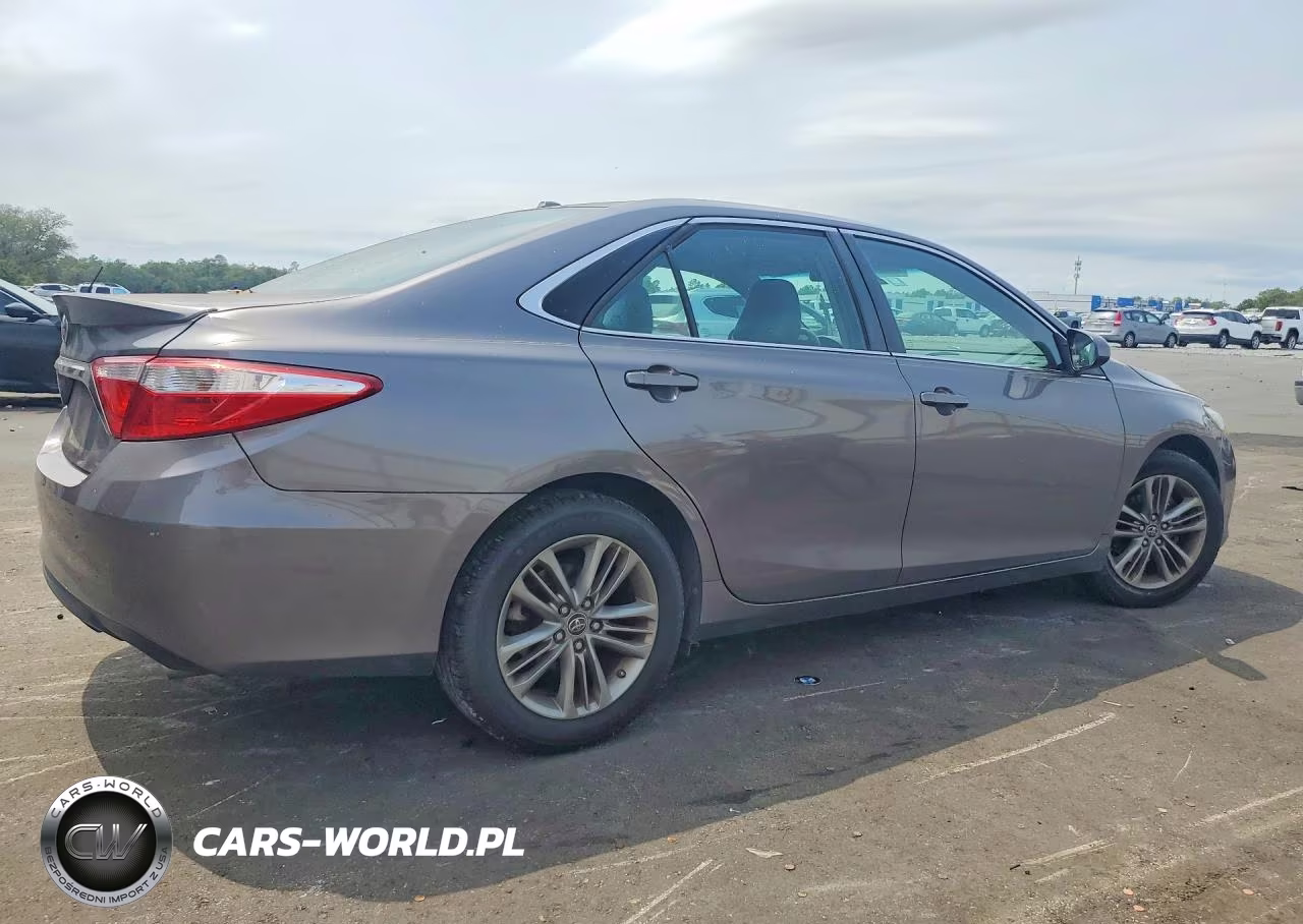 2015 Toyota Camry Se VIN:4T1BF1FK3FU020777 - 3