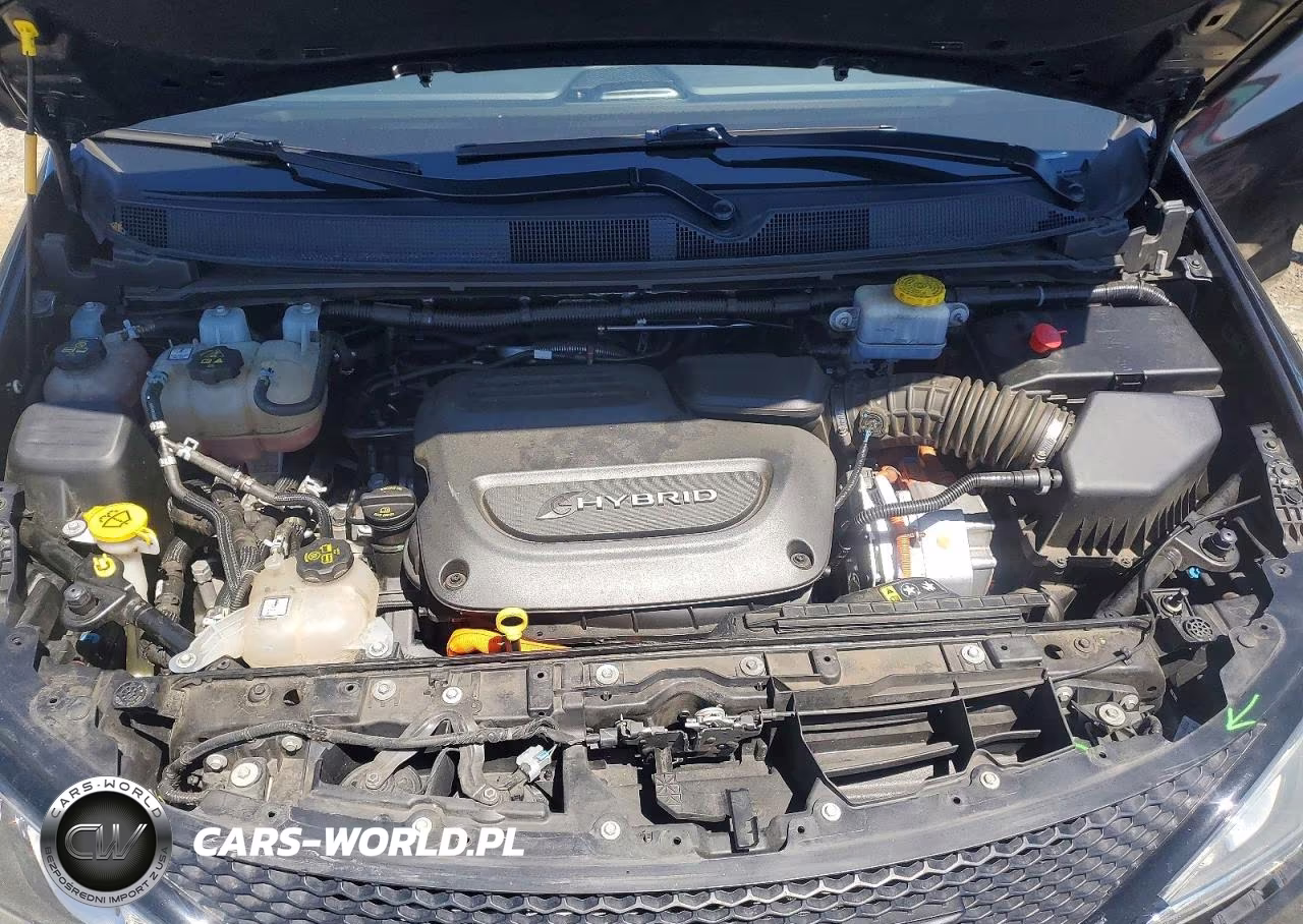 2020 Chrysler Pacifica Hybrid Limited VIN:2C4RC1N74LR274922 - 12