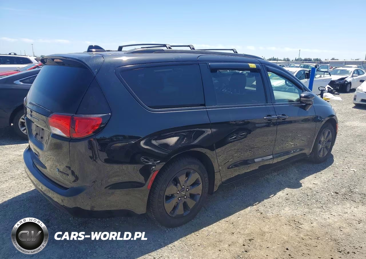 2020 Chrysler Pacifica Hybrid Limited VIN:2C4RC1N74LR274922 - 3