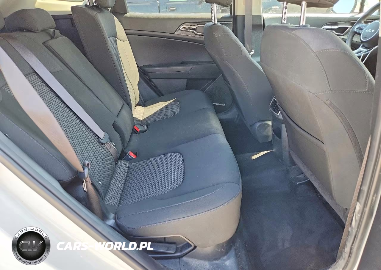 2025 Kia Sportage Lx VIN:KNDPUCDG8S7195397 - 10