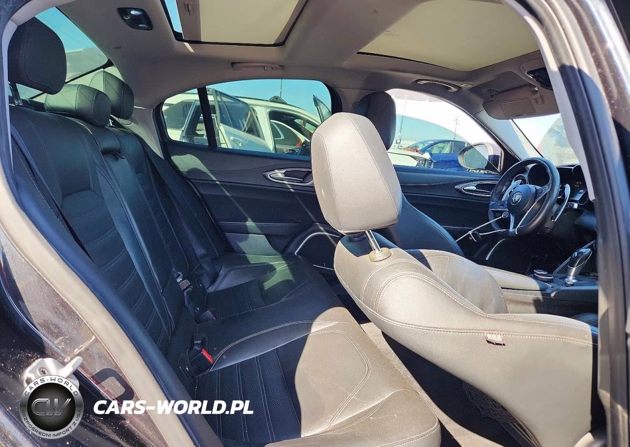 2017 Alfa Romeo Giulia Ti VIN:ZARFAECN6H7552414 - 10