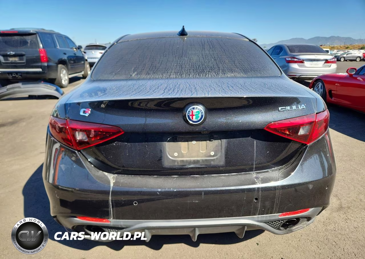 2017 Alfa Romeo Giulia Ti VIN:ZARFAECN6H7552414 - 6