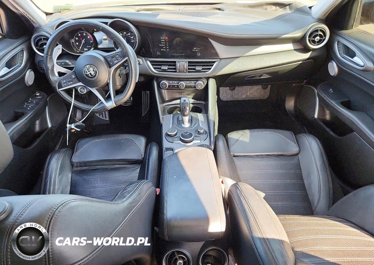 2017 Alfa Romeo Giulia Ti VIN:ZARFAECN6H7552414 - 8