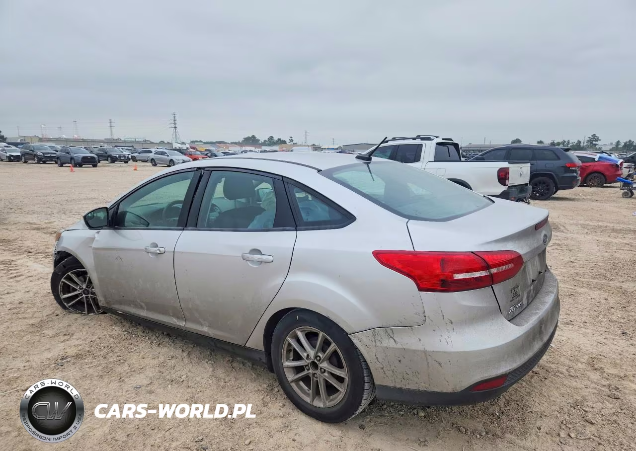 2018 Ford Focus Se VIN:1FADP3F25JL272430 - 2