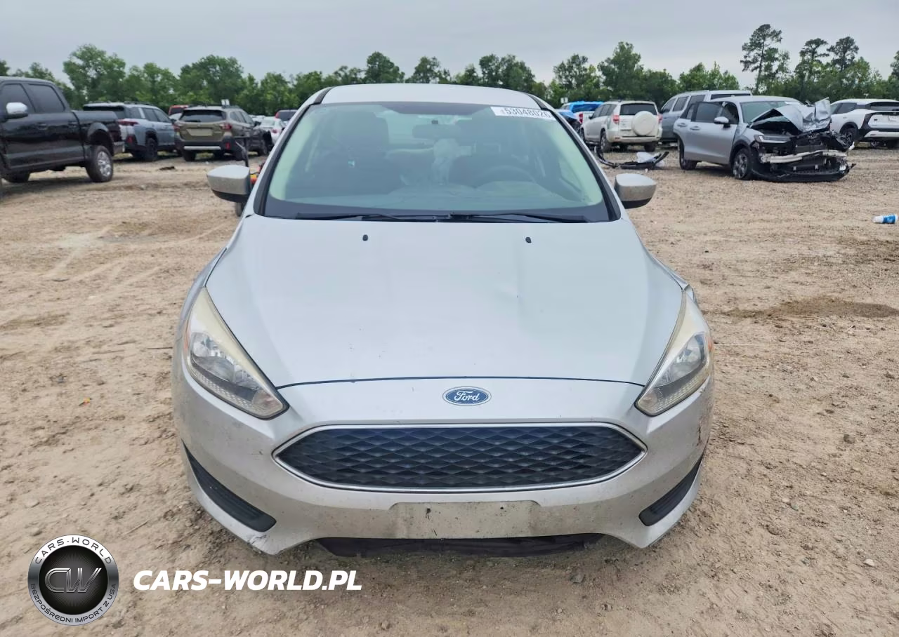 2018 Ford Focus Se VIN:1FADP3F25JL272430 - 5