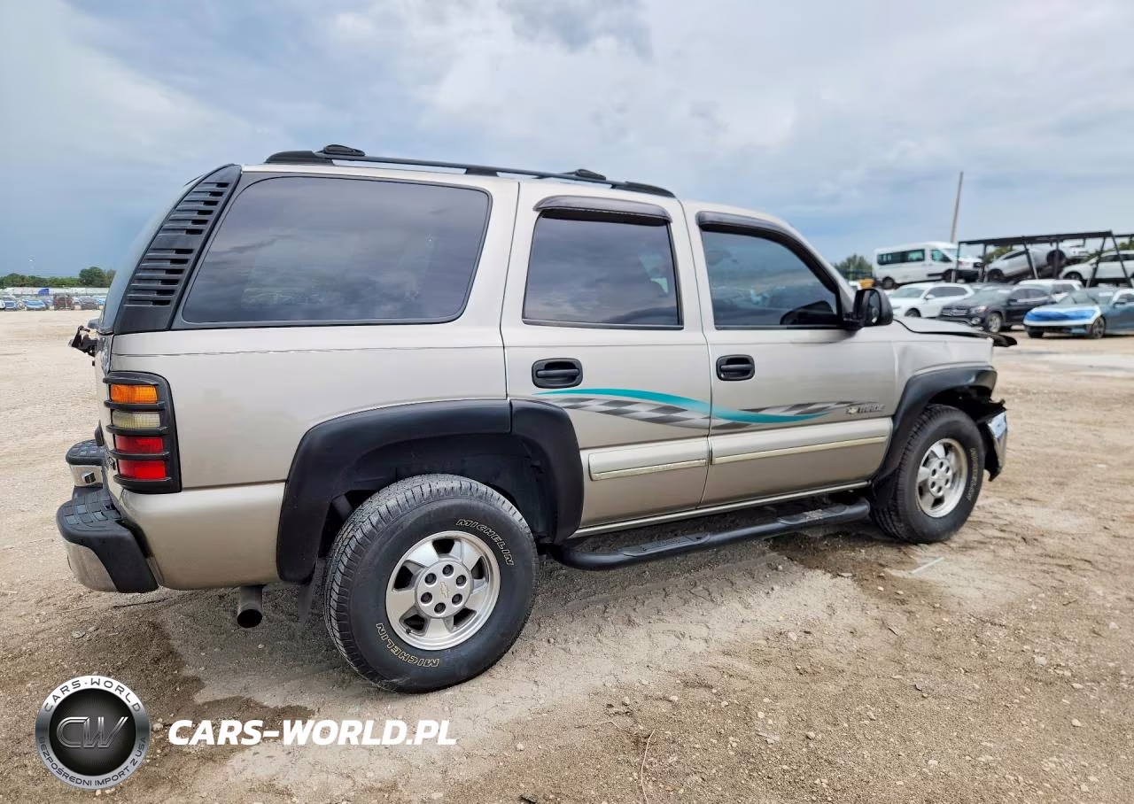 2000 Chevrolet Tahoe C1500 VIN:1GNEC13T1YJ138913 - 3