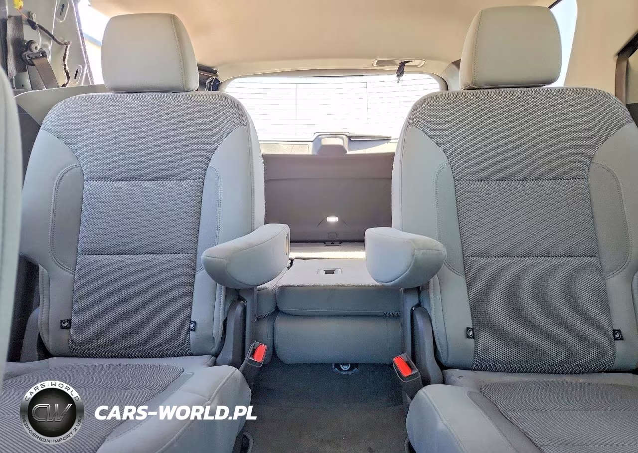 2020 Chevrolet Traverse VIN:1GNERGKW4LJ100968 - 10