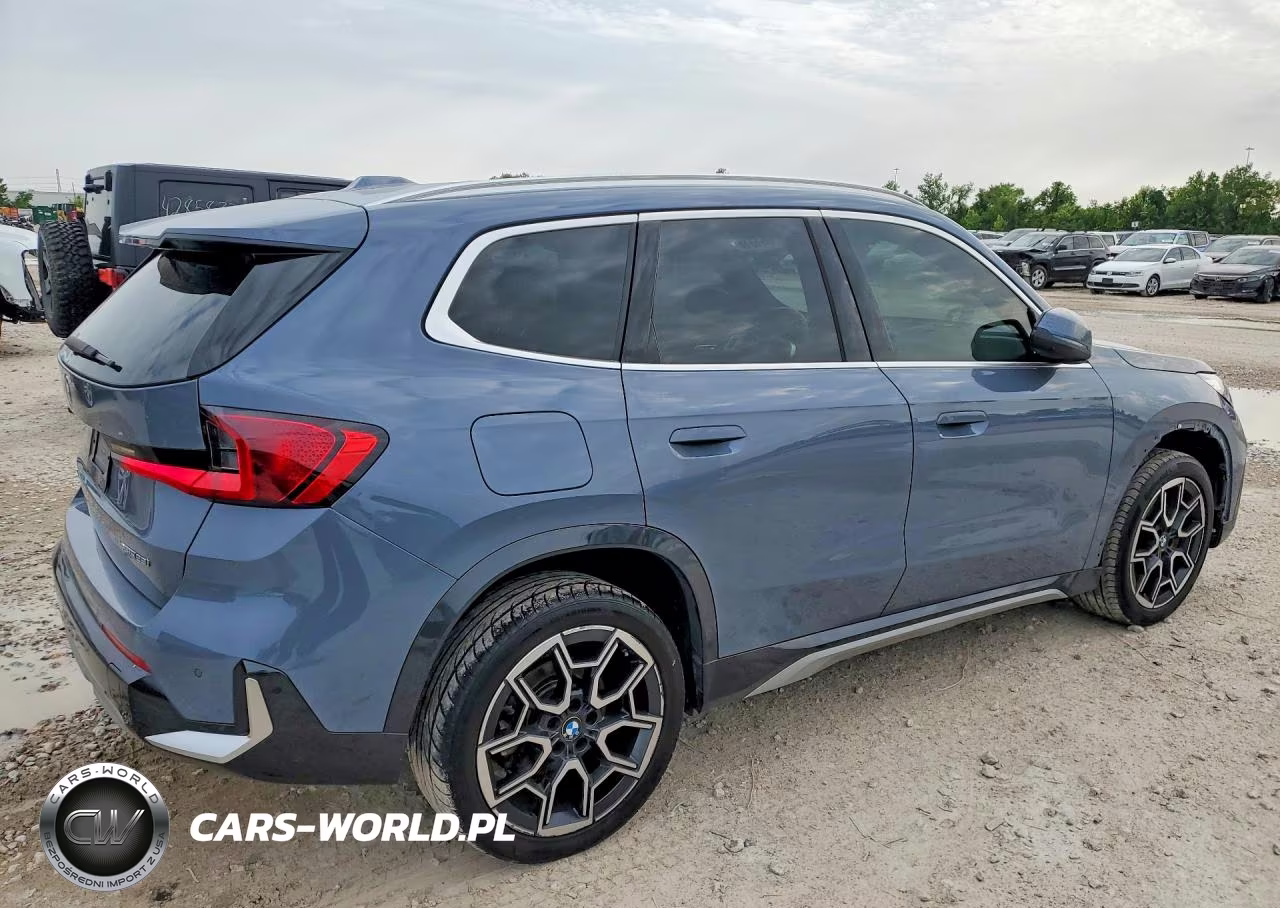 2025 BMW X1 xDrive28I VIN:WBX73EF04S5055795 - 3