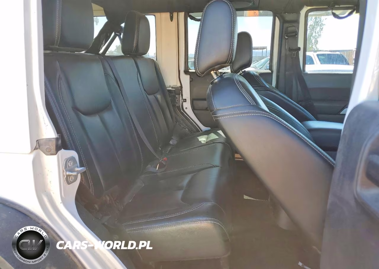 2014 Jeep Wrangler Unlimited Sahara VIN:1C4BJWEG3EL135543 - 10