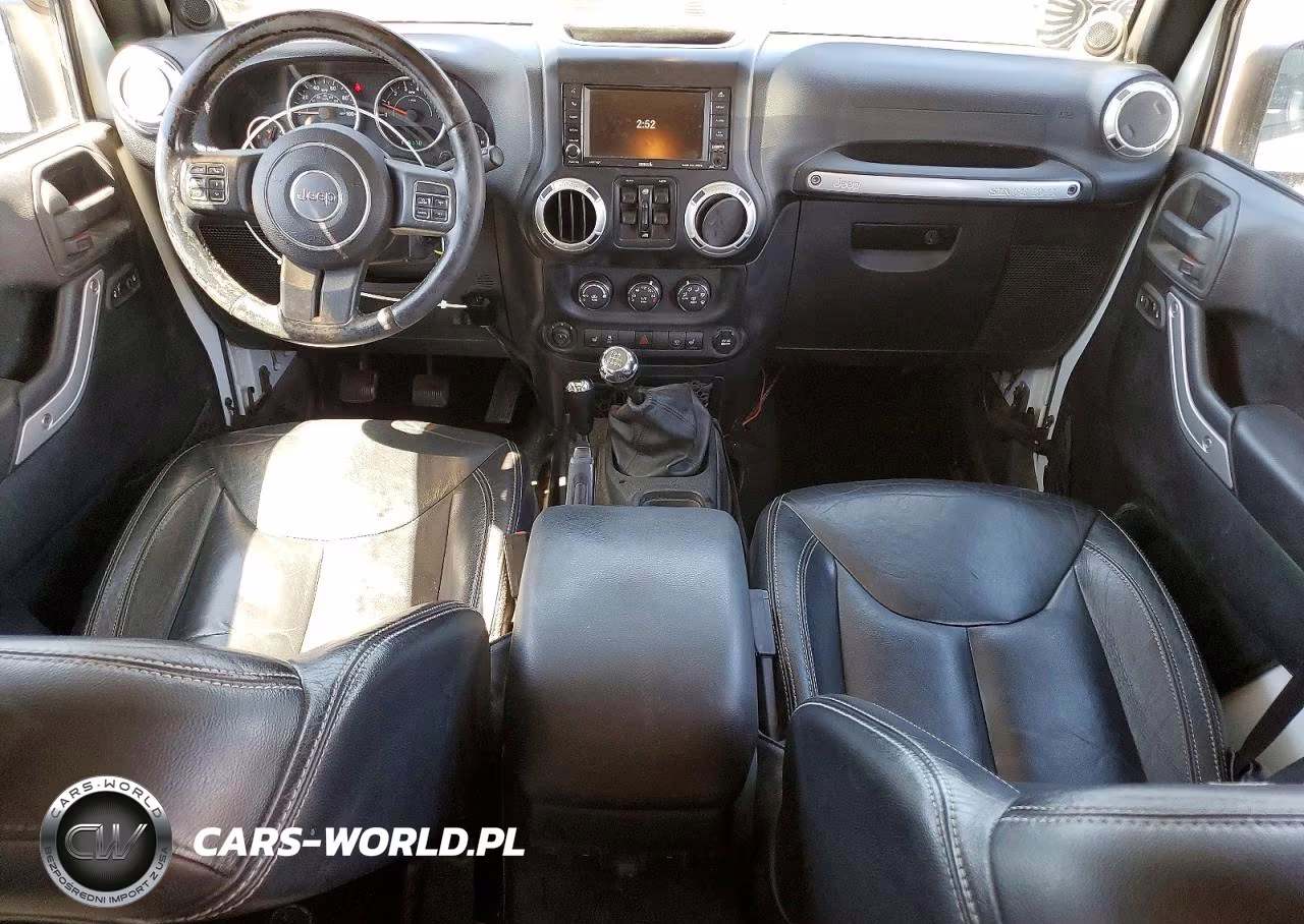 2014 Jeep Wrangler Unlimited Sahara VIN:1C4BJWEG3EL135543 - 8