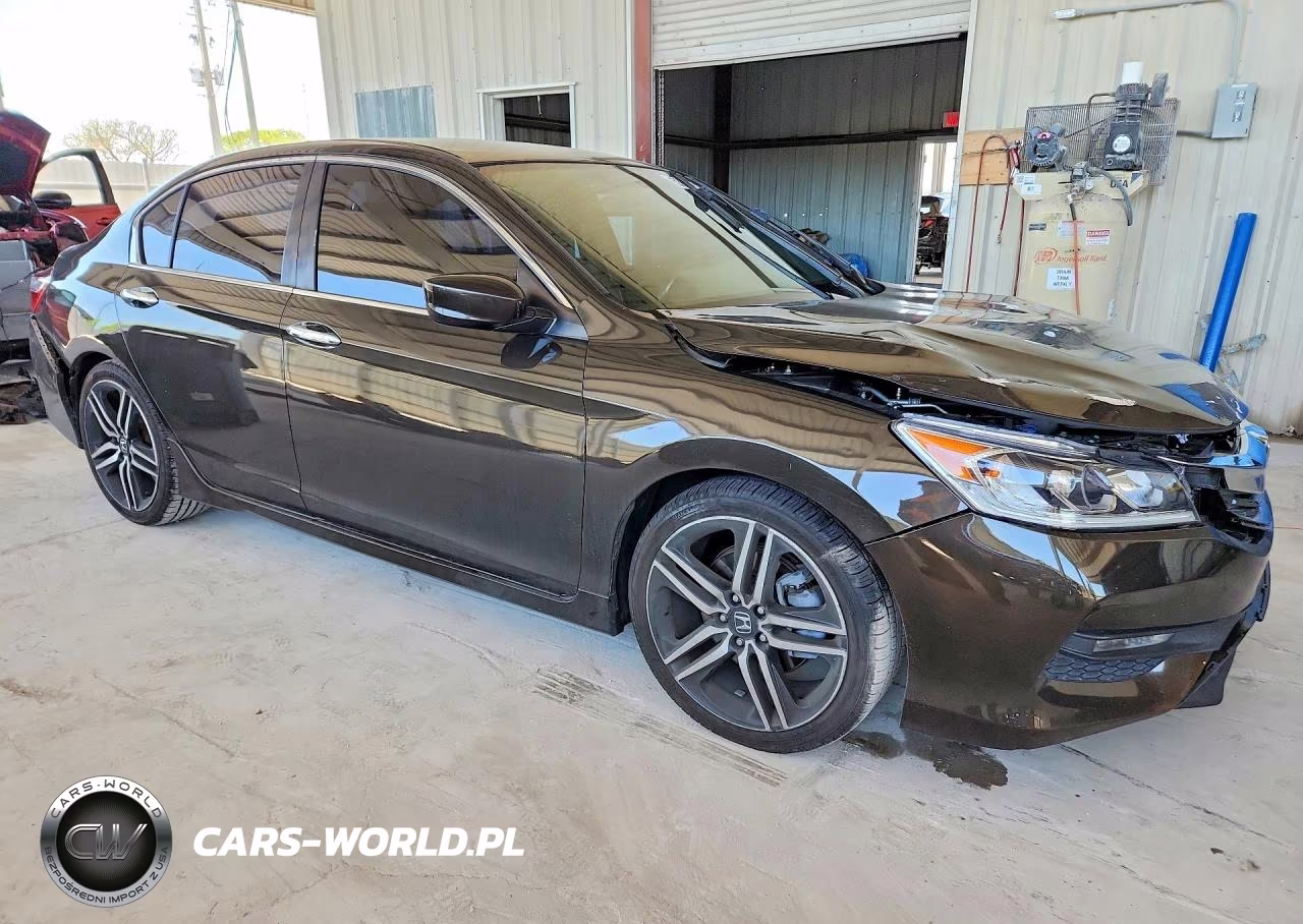 2017 Honda Civic Sport VIN:1HGCR2F57HA129250 - 4