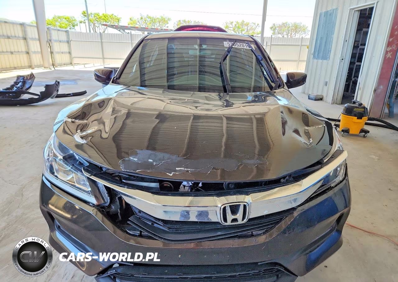 2017 Honda Civic Sport VIN:1HGCR2F57HA129250 - 5