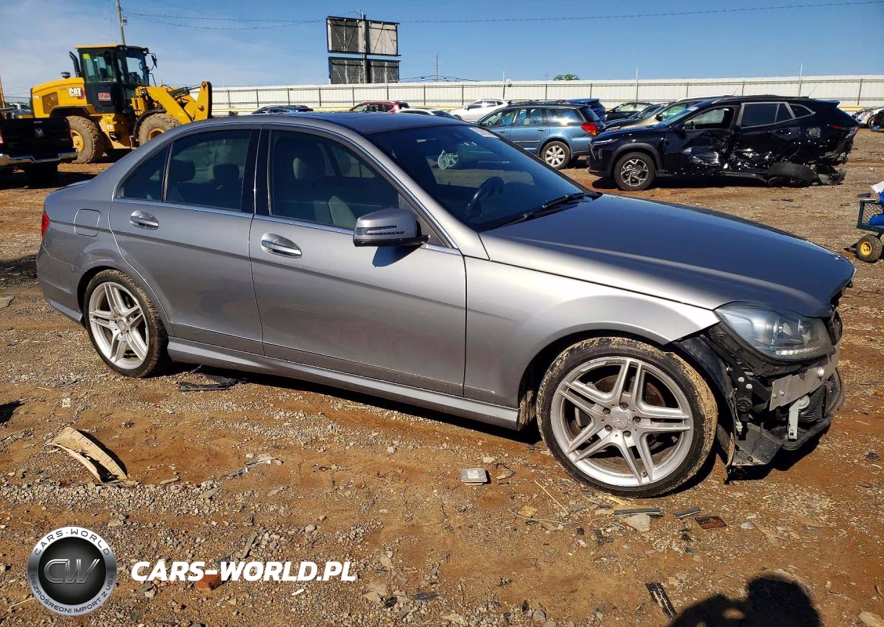 2013 Mercedes-Benz C 250 VIN:WDDGF4HB3DA848762 - 4