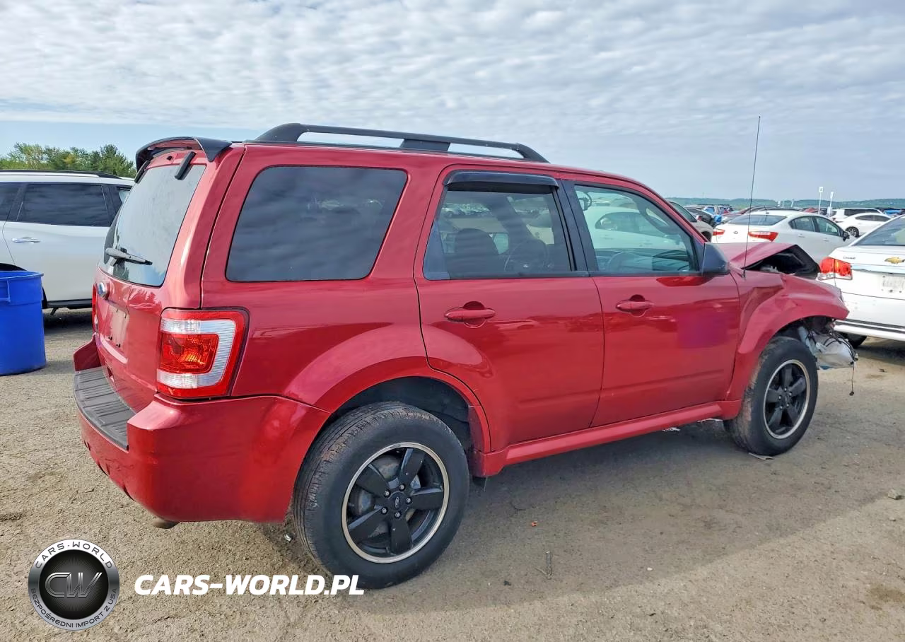 2010 Ford Escape Xlt VIN:1FMCU0D79AKC46894 - 3