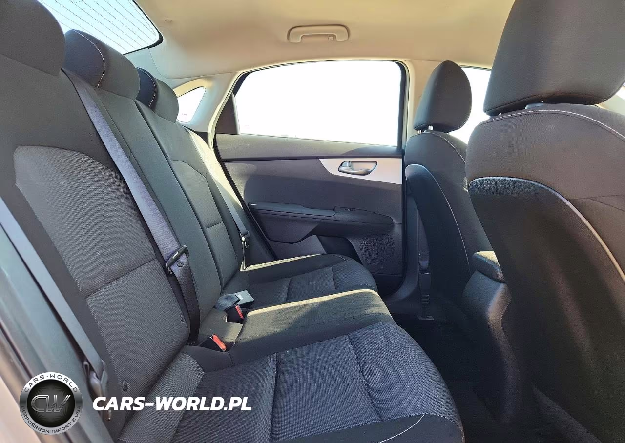 2024 Kia Forte Lxs VIN:3KPF24AD9RE704683 - 10