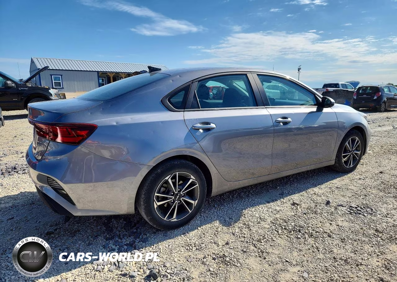 2024 Kia Forte Lxs VIN:3KPF24AD9RE704683 - 3