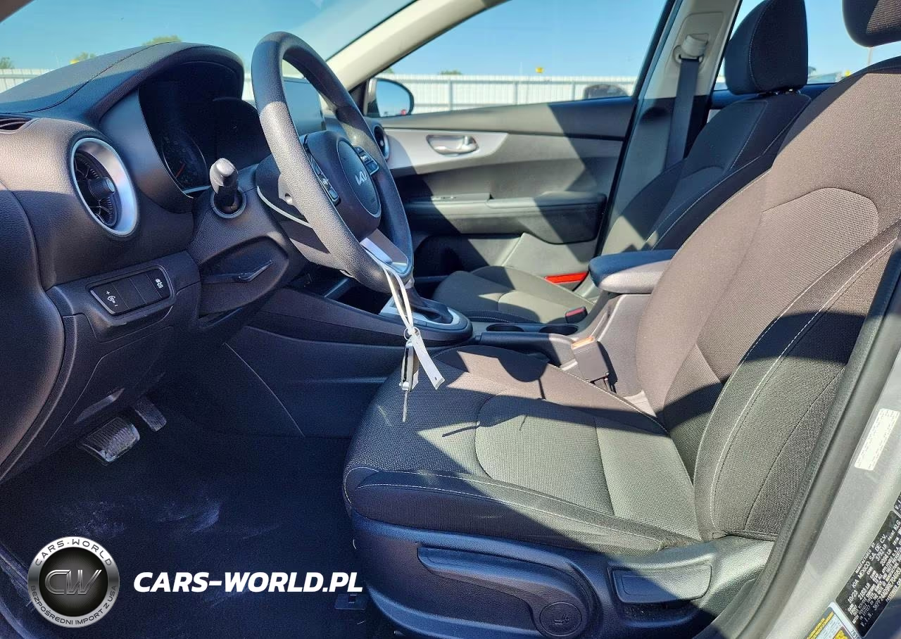 2024 Kia Forte Lxs VIN:3KPF24AD9RE704683 - 7