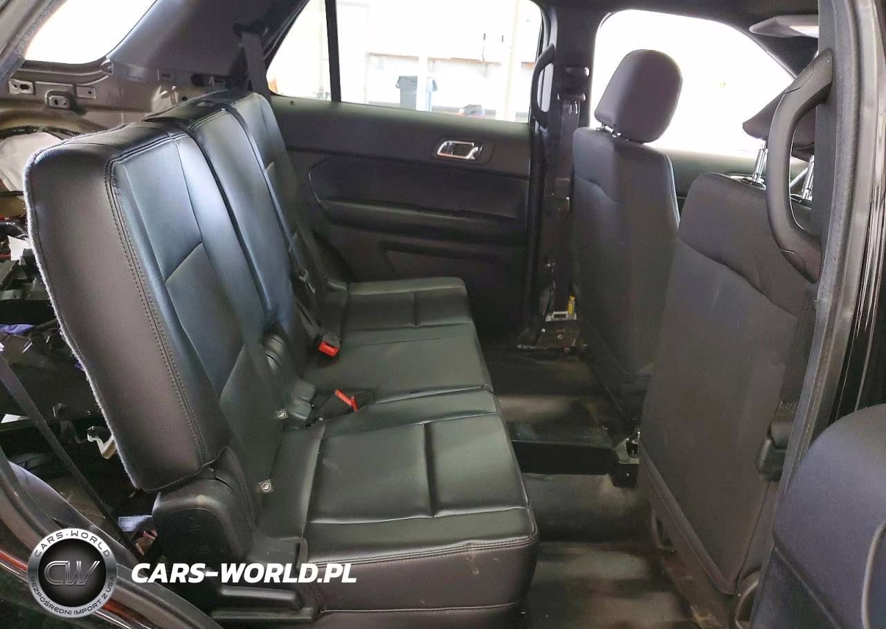 2018 Ford Explorer Police Interceptor VIN:1FM5K8AR2JGB47548 - 11
