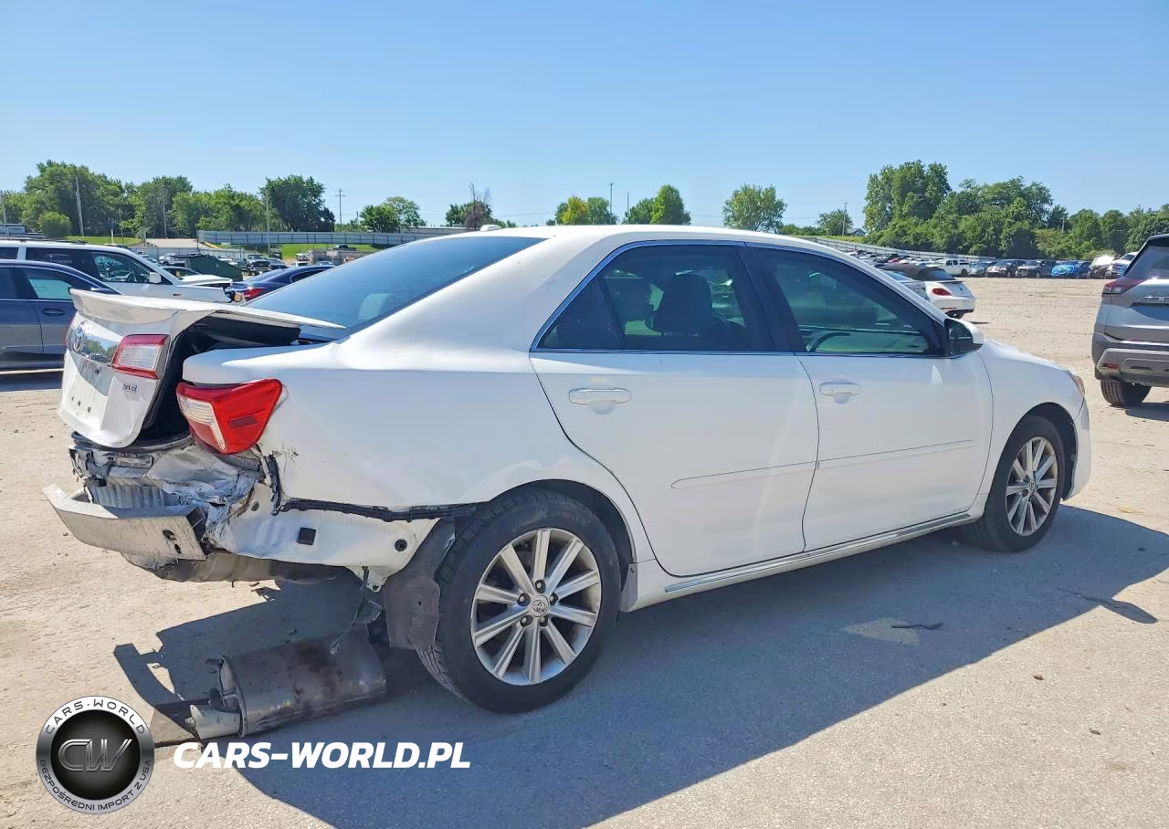 2013 Toyota Camry Xle VIN:4T4BF1FK9DR300285 - 3