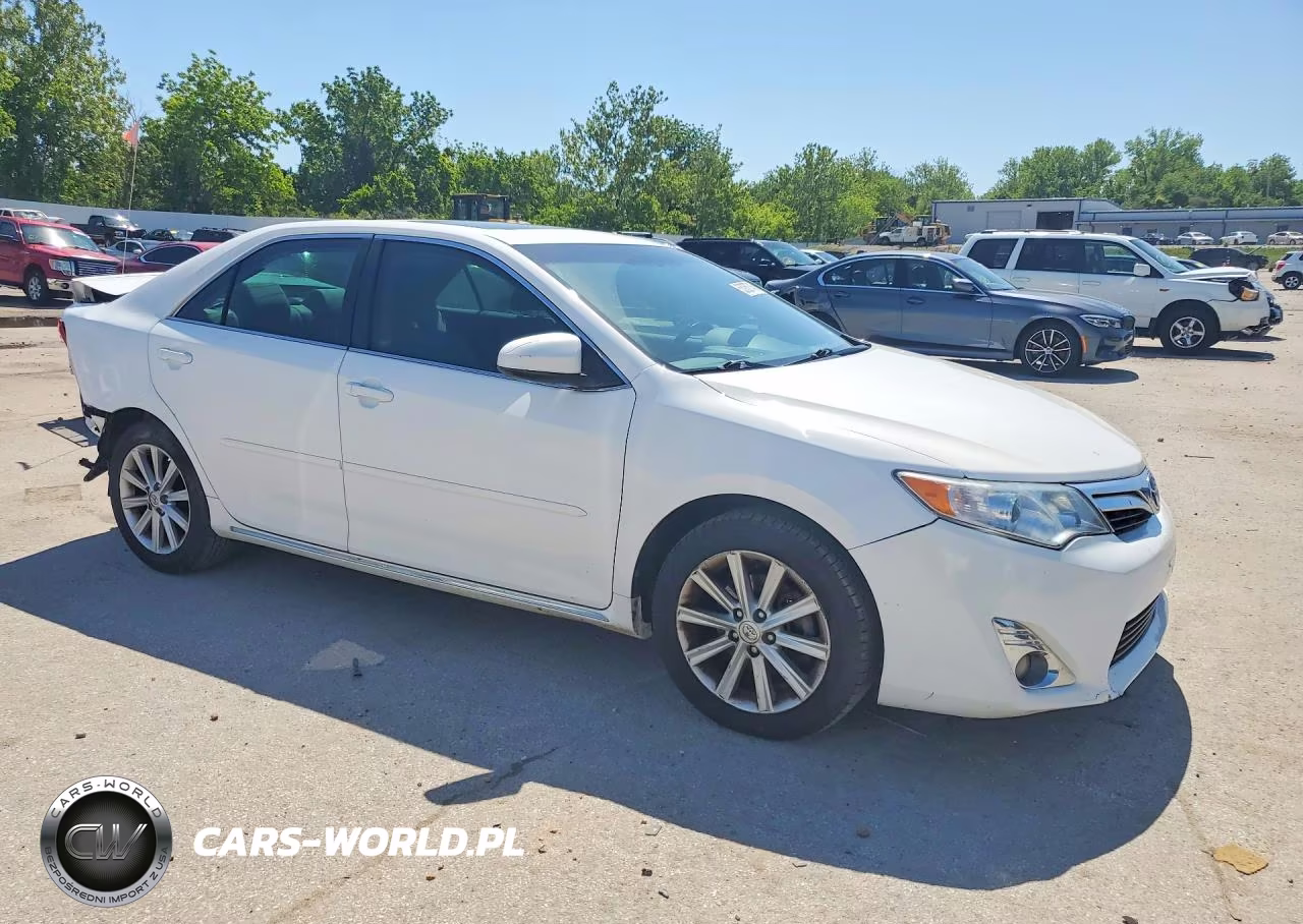 2013 Toyota Camry Xle VIN:4T4BF1FK9DR300285 - 4