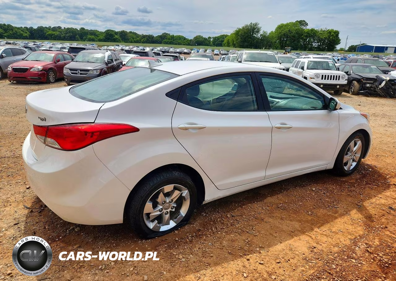 2013 Hyundai Elantra Gls VIN:5NPDH4AE8DH356751 - 3