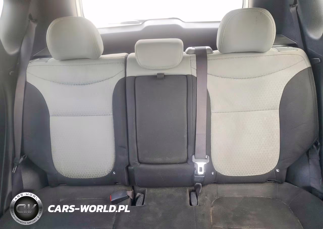 2015 Kia Soul + VIN:KNDJP3A59F7748502 - 10