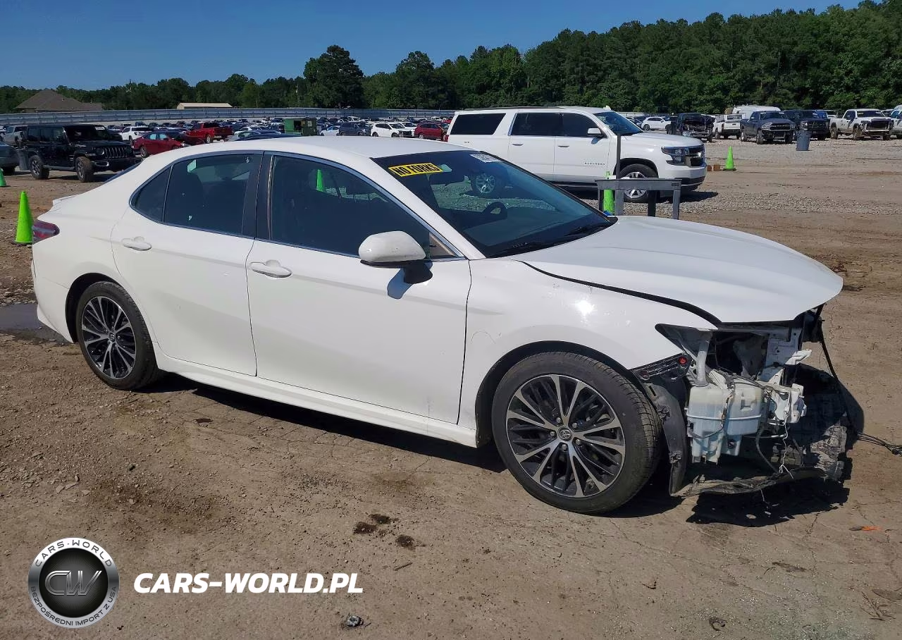 2018 Toyota Camry Se VIN:4T1B11HK4JU045501 - 4