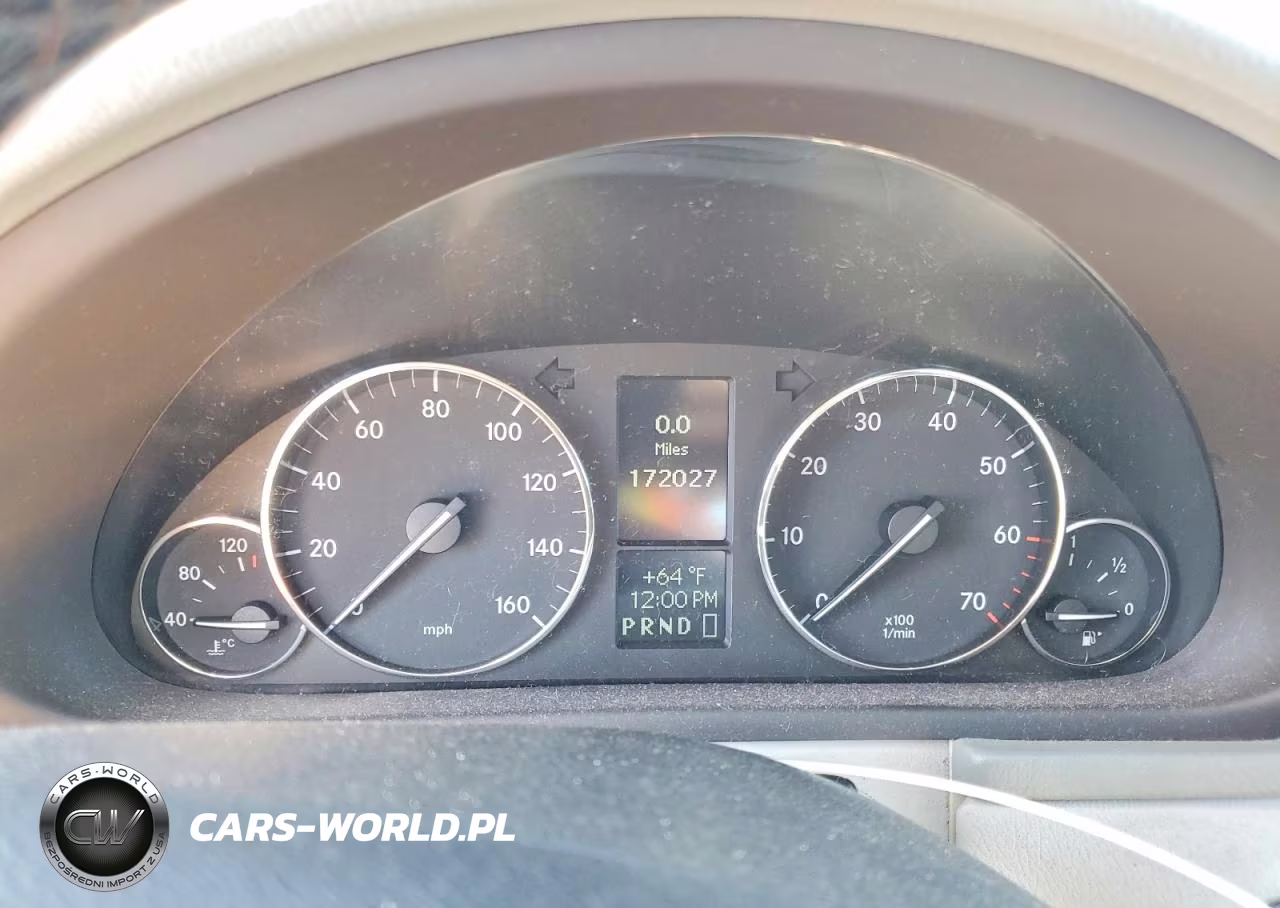 2005 Mercedes-Benz C 230K Sport Sedan VIN:WDBRF40JX5F686301 - 9