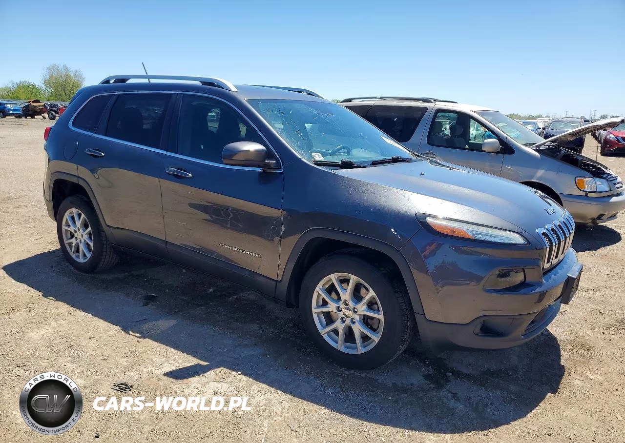 2015 Jeep Cherokee Latitude VIN:1C4PJLCB2FW781958 - 4